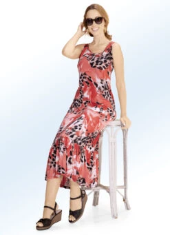 Kleid Mit Attraktivem Druck