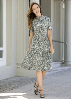 Kleid Mit Durchgehender Schmuckknopfleiste