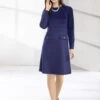 Kleid Mit Glänzendem Schmuckknopf -Banes Noble Geschaft kleid mit glaenzendem schmuckknopf farbe marine groesse 038