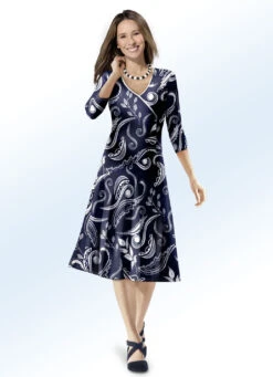 Kleid Mit Kontrasteinfassung