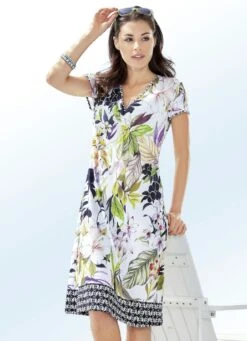 Kleid Mit Kurzen Ärmeln, Raffungen Und Inkjet-Druckdessin