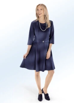 Kleid Mit Schmuckbrosche