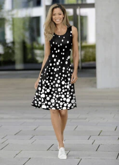 Kleid Mit Tupfen-Dessin
